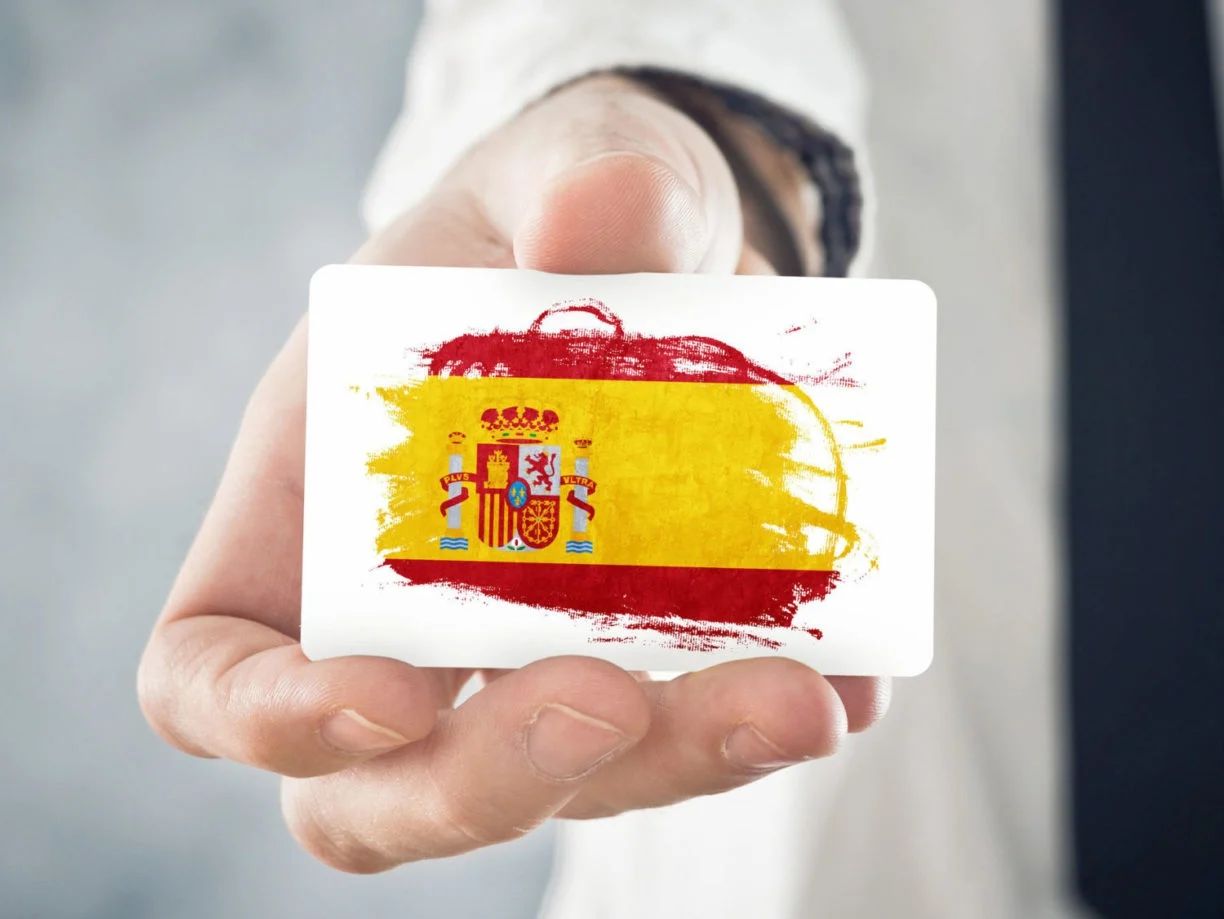 TIE <span class="cms_text-yellow">Card</span>