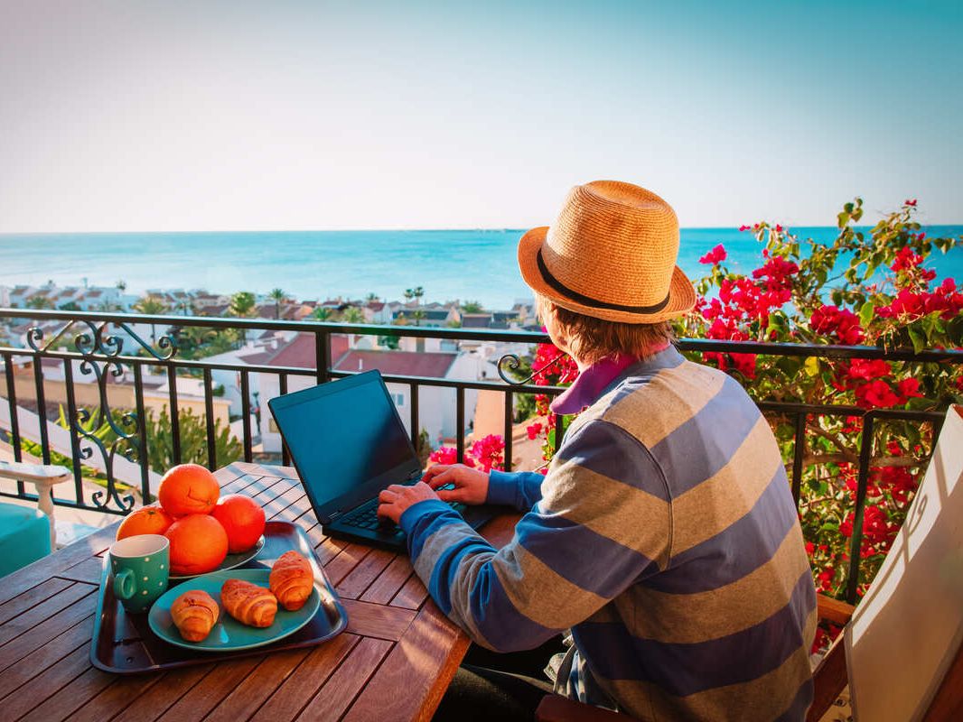 Becoming self-employed in Spain: how the <span class="cms_text-yellow">Autónomo<s/pan> registration works